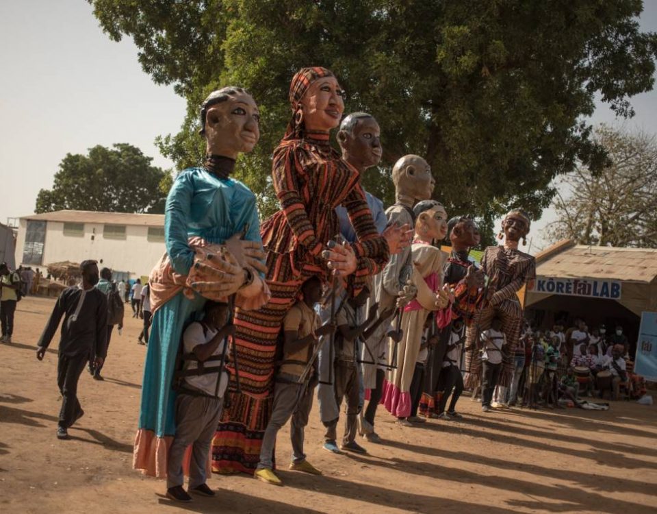 The giant puppets came out during a report on Februrary 4, 2022 at the Segou festival, which aims to promote the artistic and cultural expressions of Mali. ©Florent Vergnes / Fondation Hirondelle