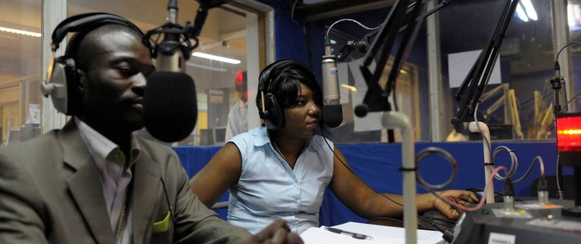 Two journalists in the Radio Okapi studio in Kinshasa, 2010. ©Credits: Fondation Hirondelle / Lam Duc Hien